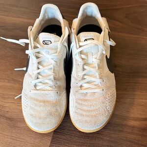 Nike White and Black Men's Sneakers